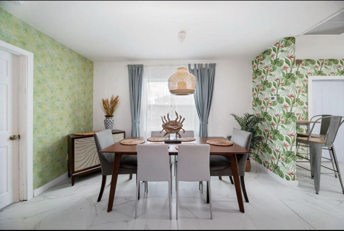 Сasa de vacaciones House In The Heart Of *